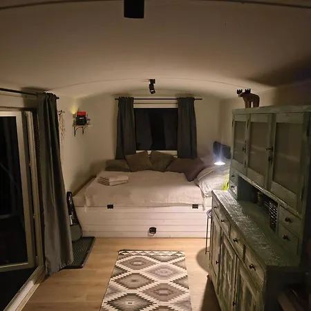 Tiny House Zagroda Kopytkowo Сasa de vacaciones Ropica Gorna